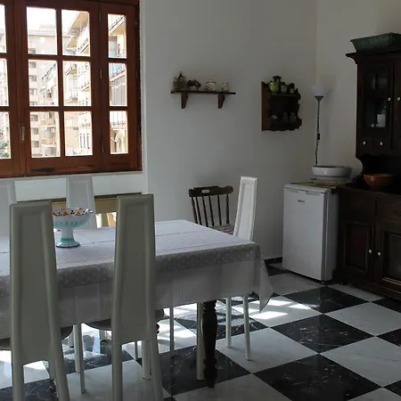 Palazzo Scavone * פלרמו